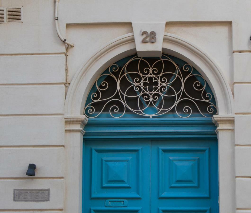 28 Peter Apartment Sliema Luaran gambar